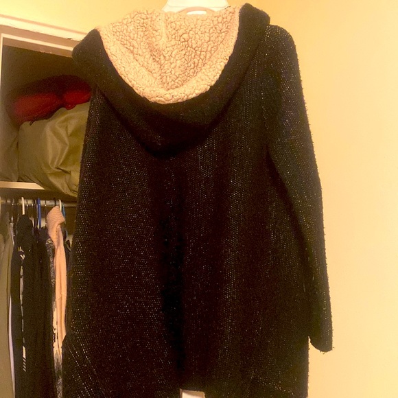 Beautiful cozy hoodie sweater, small, Zara Knit - Picture 2 of 2